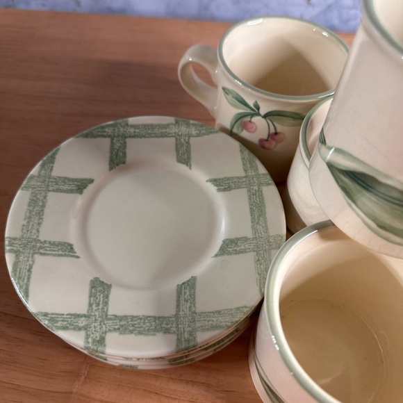 Pfaltzgraff set of 4 cups / saucers in amazing vintage condition - Picture 4 of 5